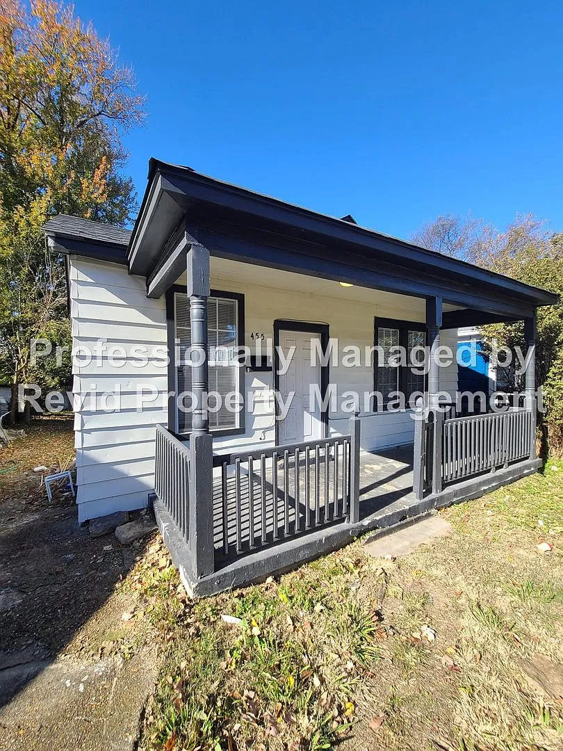 Building Photo - 455 Carpenter St