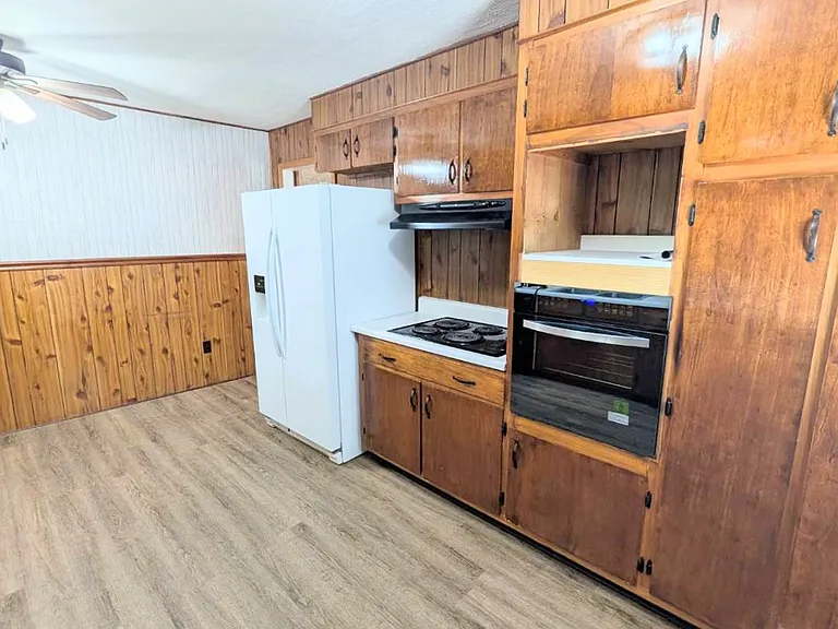 358 Henson Ln — Photo 8