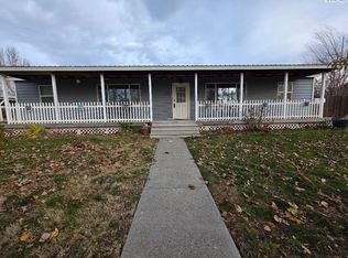 220 Goethals Dr, Richland, WA 99352