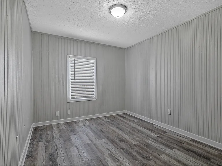 1009 Oak St — Photo 3