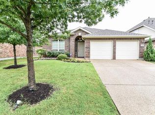 2716 Waterway Dr, Grand Prairie, TX 75054