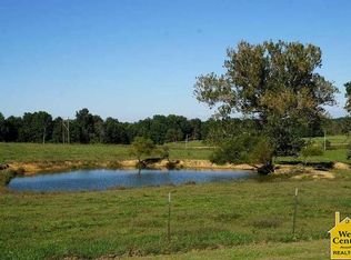 580 NE 701st Rd, Calhoun, MO 65323