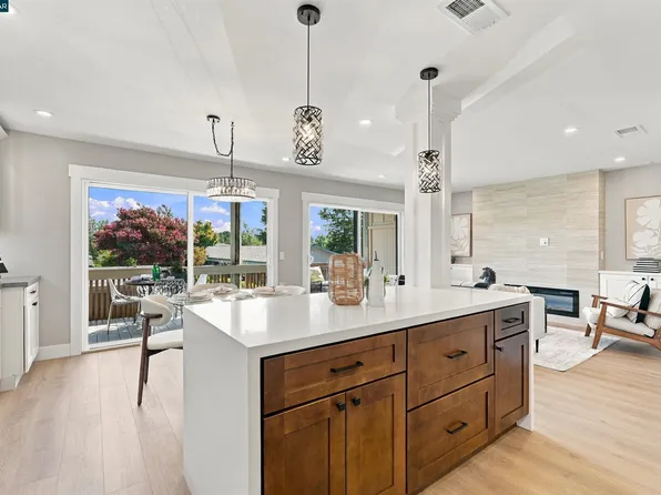 2501 Pine Knoll Dr Unit 10, Walnut Creek, CA 94595