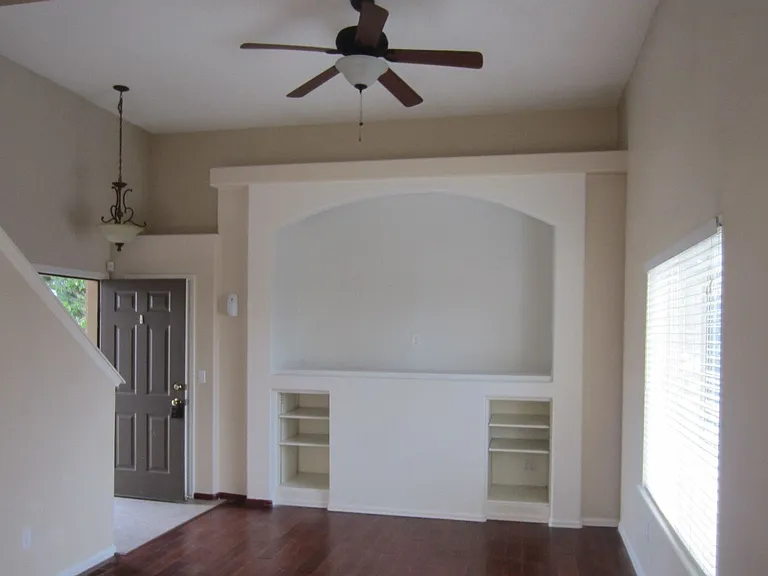 6035 Hombre Ct — Photo 4