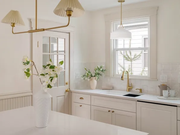 121 Cross St #3, Malden, MA 02148