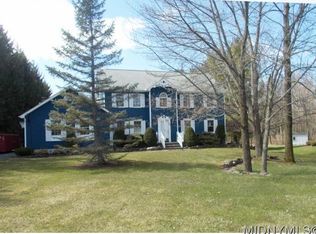 20 Briarwood Ln, New Hartford, NY 13413