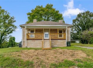 509 Kyle St, Mount Airy, NC 27030