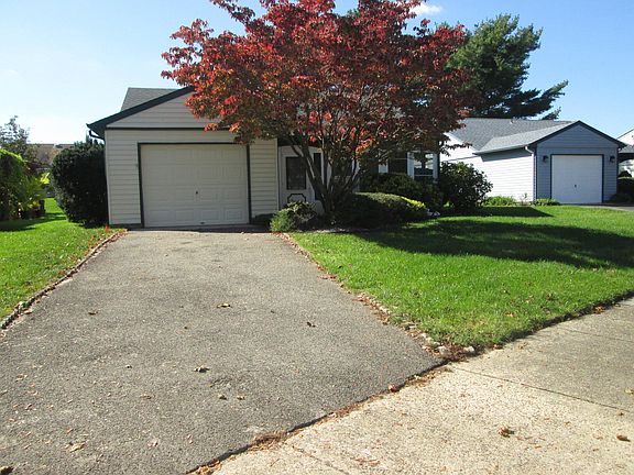 2nd image of 23 Buckingham Drive N