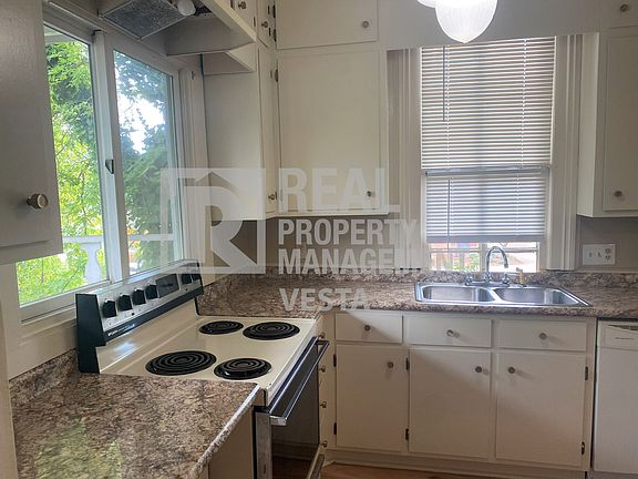 4th image of 941 Hill Park Unit 1