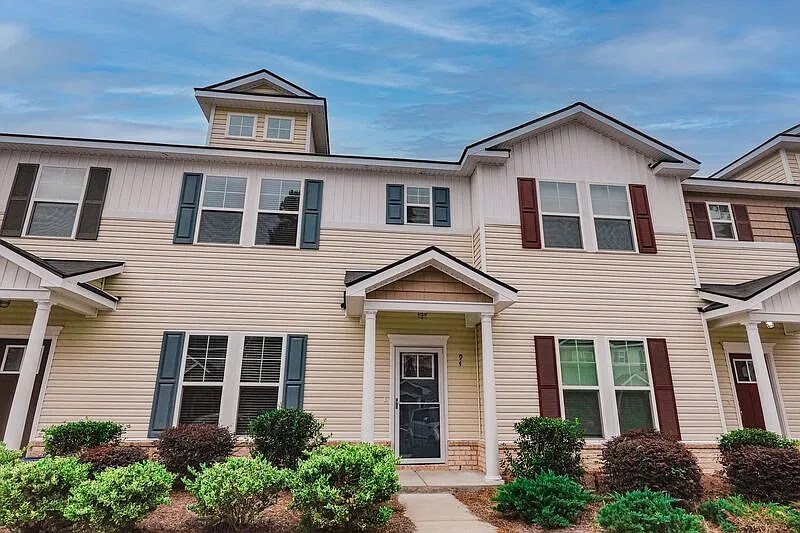 3 bed, 3.0 bath, 1540 sqft, $2,000 — Photo 3