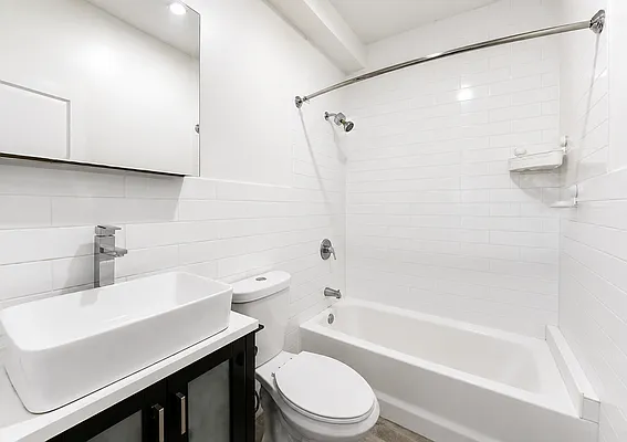 Bathroom, photo 2