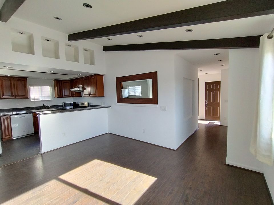 1st image of 202 Lugonia St