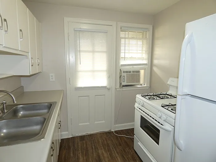 317 E 28th Ave — Photo 9