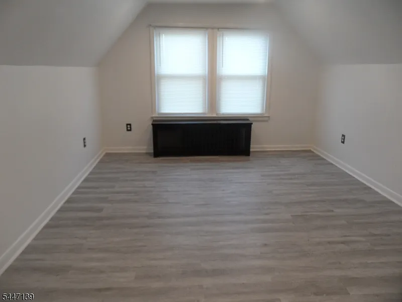 1 bed, 1.0 bath, $1,400 — Photo 2