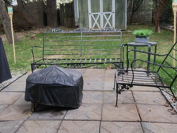 3rd image of 8212 Buist Ave