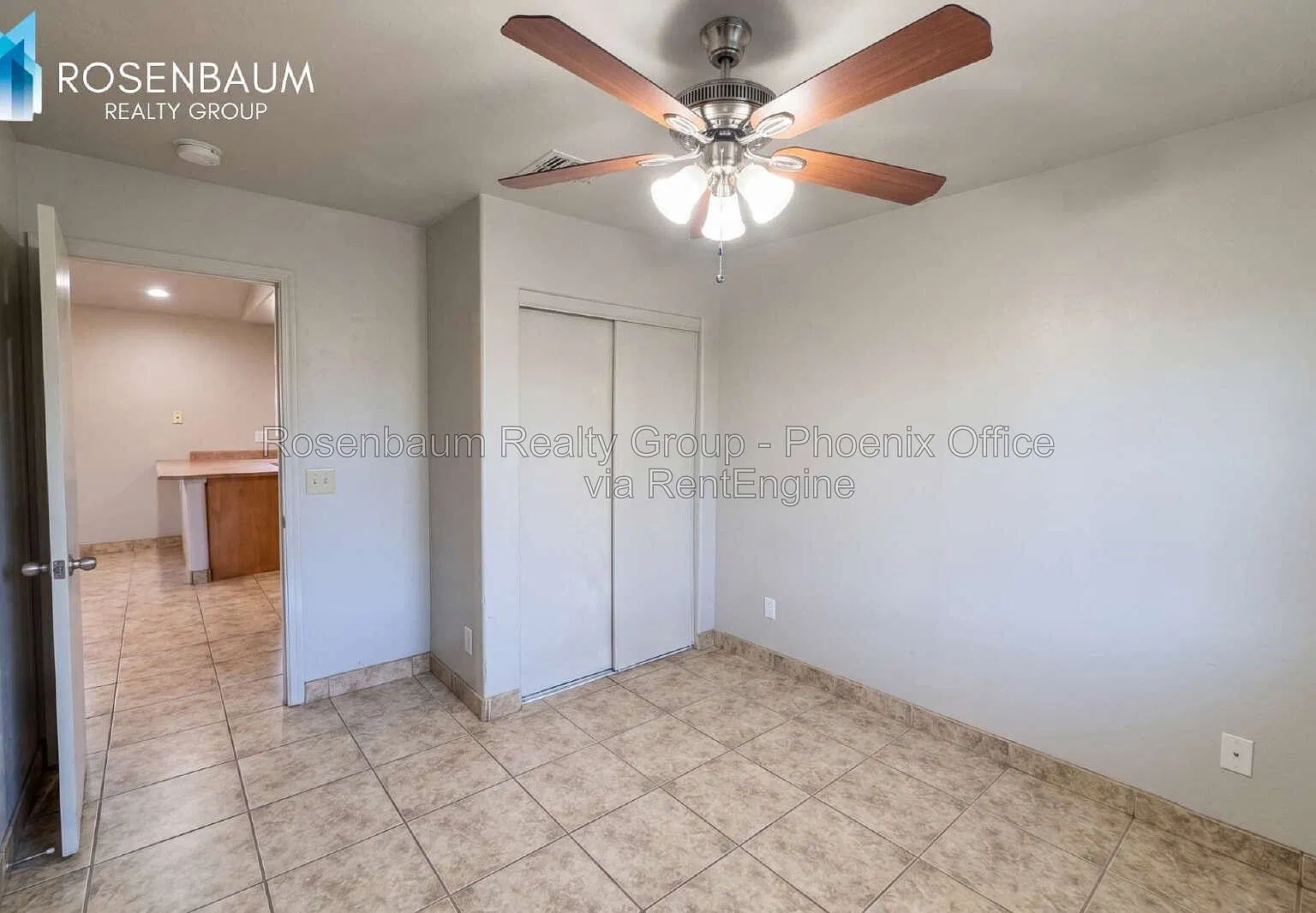 3 bed, 1.0 bath, 869 sqft, $1,498 — Photo 4