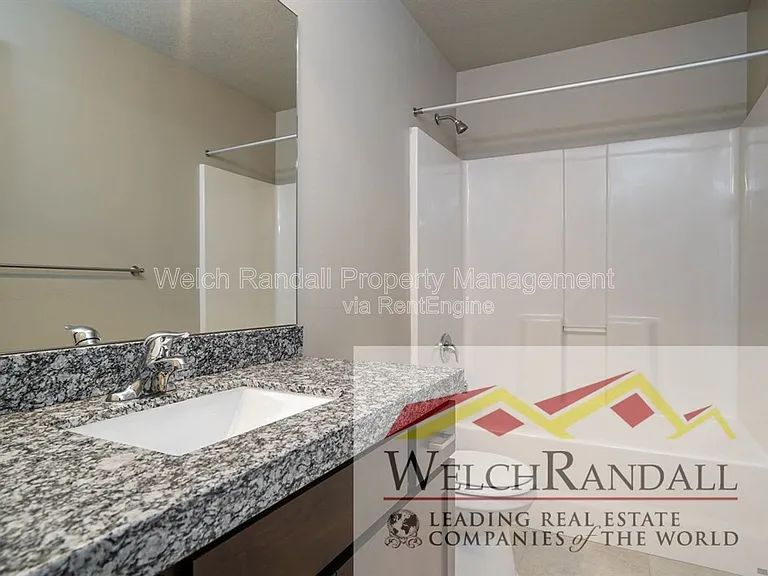 2542 S Andover St — Photo 2