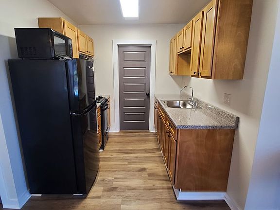 3rd image of 527 E Buffalo St #5