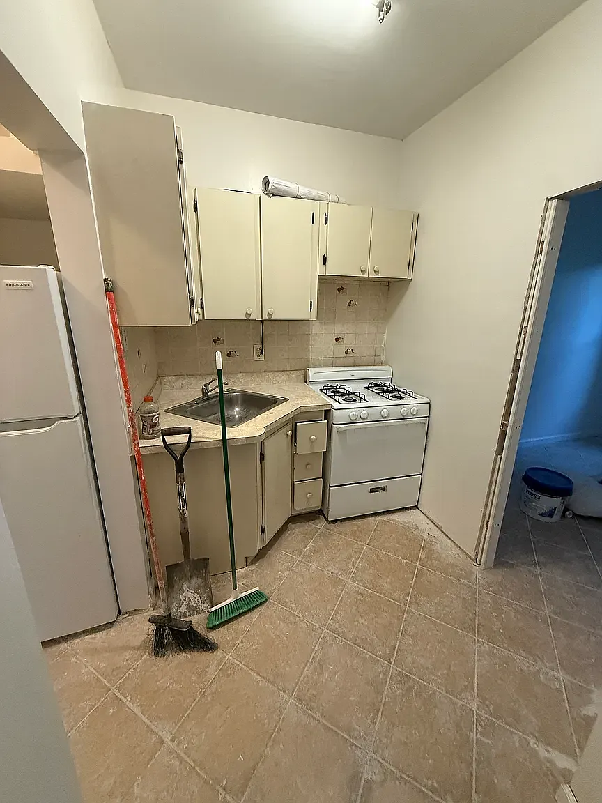 659 Bradford Street — Photo 1