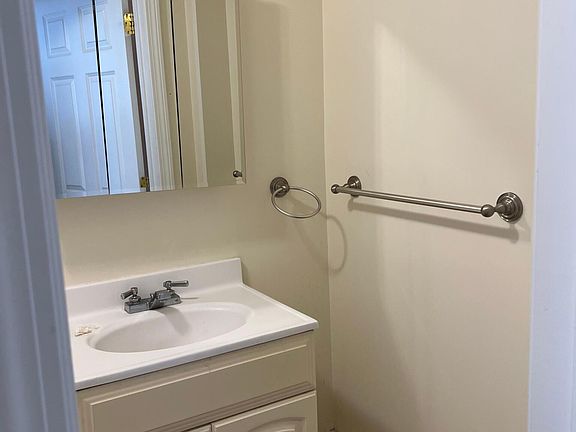 3rd image of 84 Hampshire St APT 3