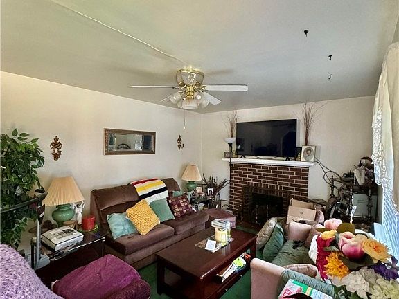 2nd image of 1349 Evergreen Ave