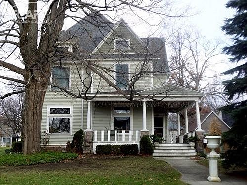 1st image of 118 W Oliver St