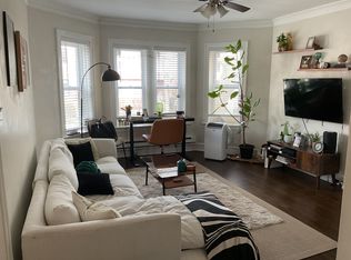 3817 N Greenview Ave APT 1W, Chicago, IL 60613