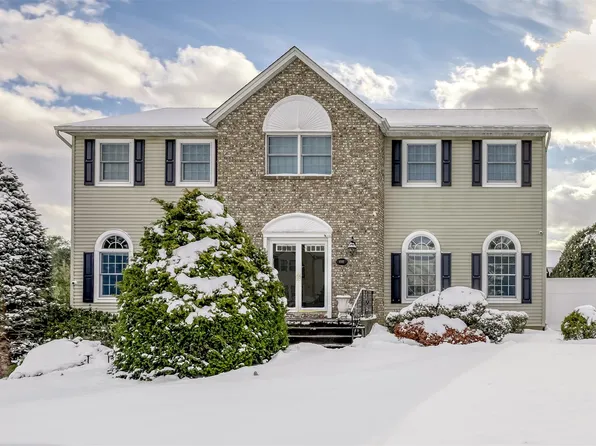 5 Fieldcrest Drive, New City, NY 10956