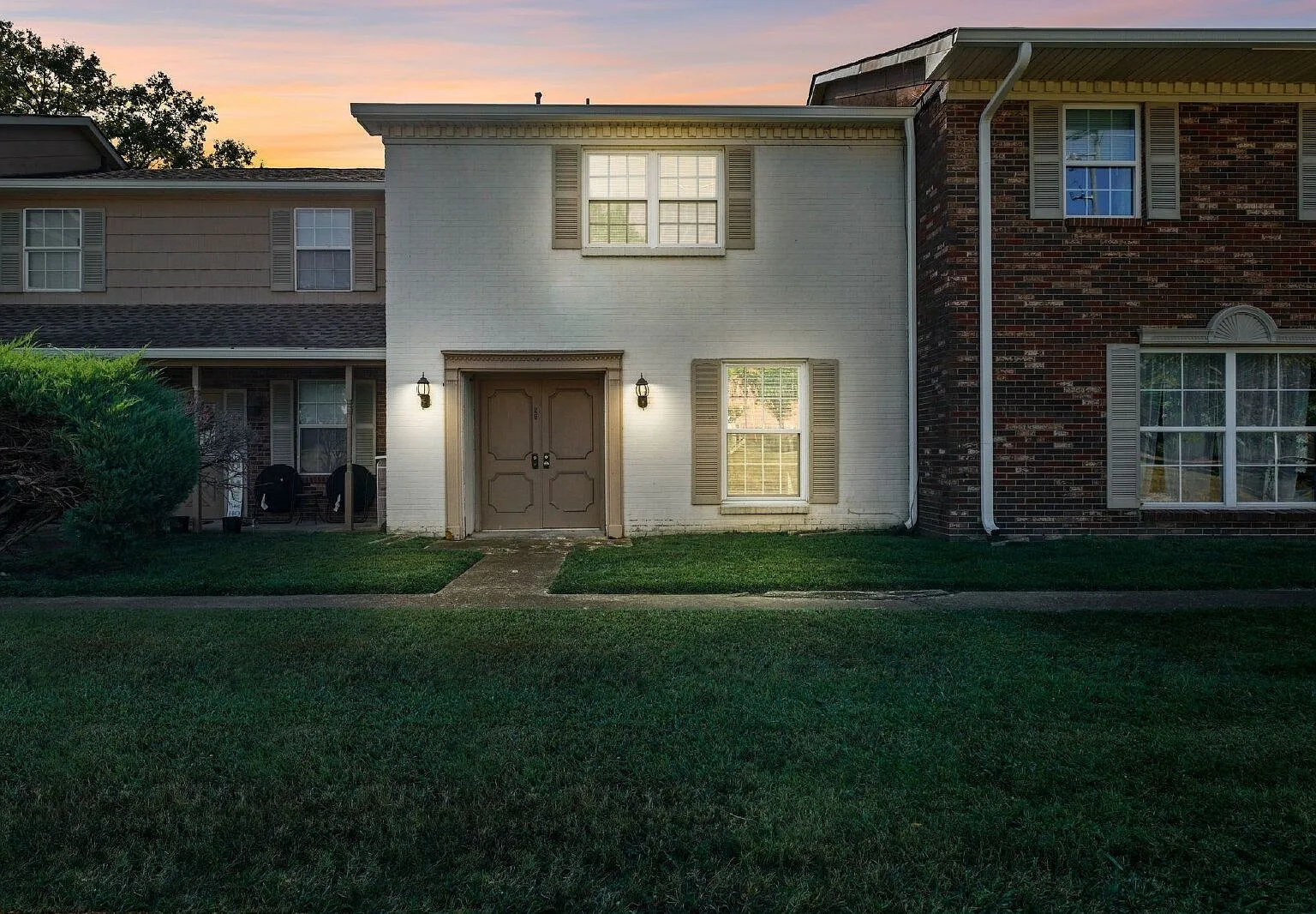 3 bed, 2.5 bath, 1395 sqft, $1,900 — Photo 1