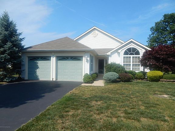 2nd image of 8 Holly Ct