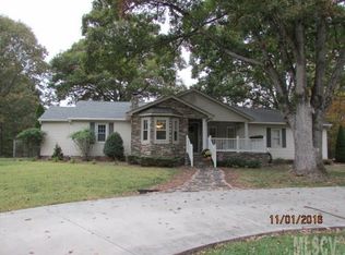 5167 Timberwood Ln, Hickory, NC 28602