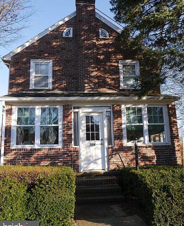 1st image of 704 Phillips Ave