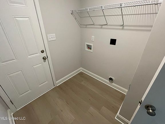 4th image of 1691 Cambria Dr