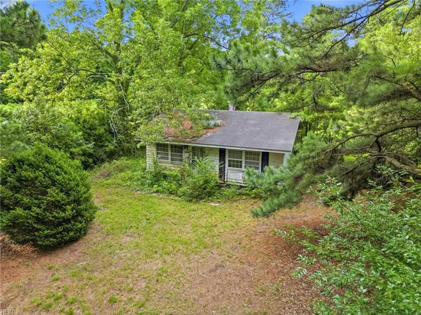 5360 Spady Ln, Cheriton, VA 23316