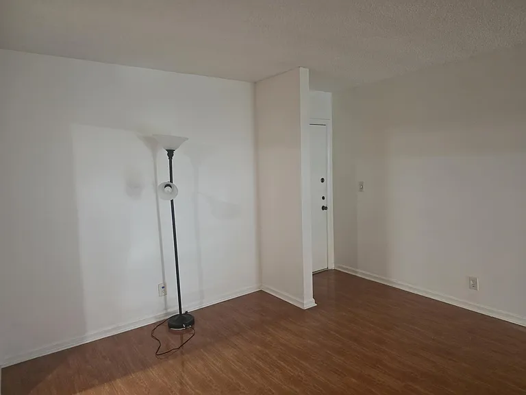 959 SE 2nd Ave #105 — Photo 6