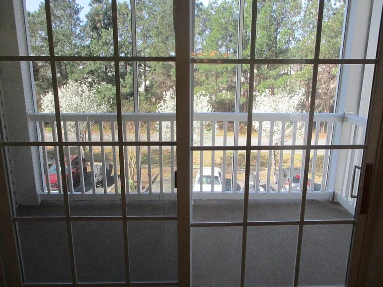2060 Cross Gate Blvd — Photo 9