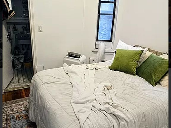 5th image of 404 E 83rd St APT 3A