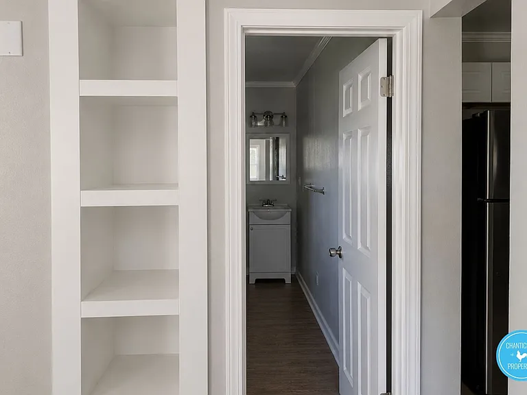832 W 7th St — Photo 12