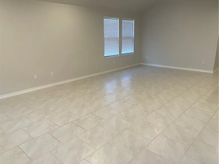 2329 Sky Crest Dr — Photo 5