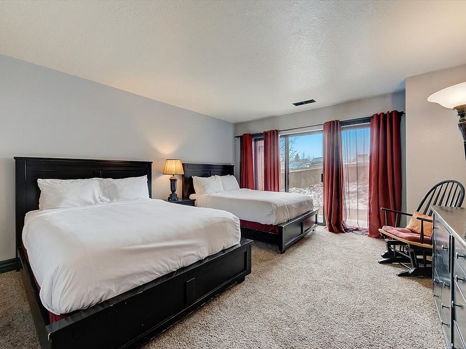 2 Queen Beds