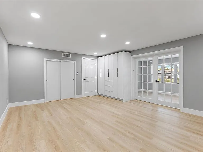 3926 Helena St NE — Photo 9