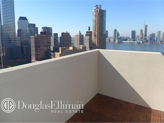 5th image of 40 Harrison St APT 27C