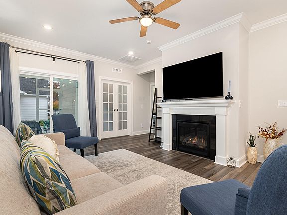 2nd image of 203 Maroon Ct