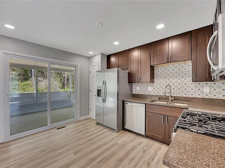 2226 Alyssa Ct — Photo 9