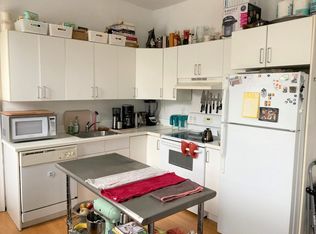 1001 S 46th St #1R, Philadelphia, PA 19143