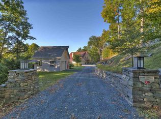 396 Noyes Ln, Hartford, VT 05047