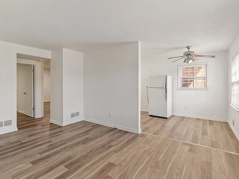 Foreman Apartments — Photo 34