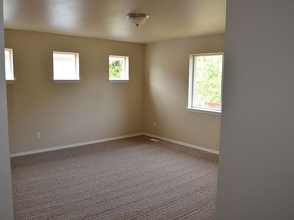 3rd image of 5313 80th Ave NE