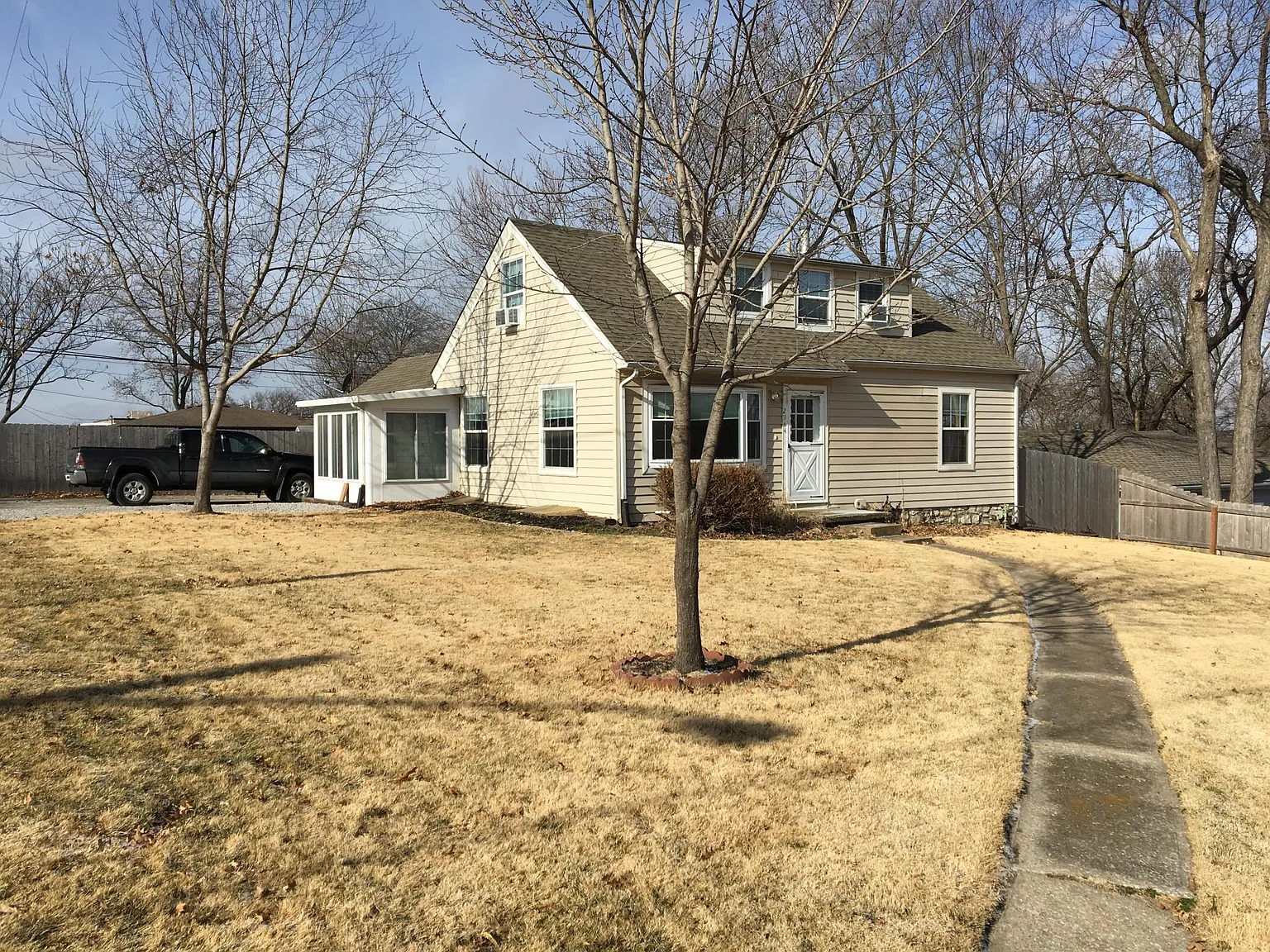 2944 S 9th Pl — Photo 1