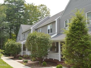 880 East St #B, Lee, MA 01238